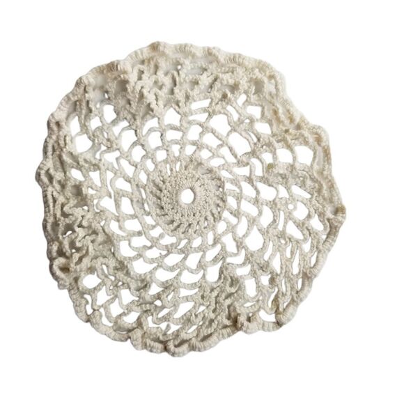 Homemade Crochet 5" Doilies Ivory, set of 6 - Picture 6 of 8